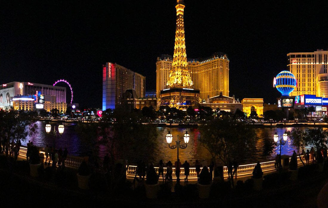 We enjoyed the sights of beautiful Las Vegas at night.