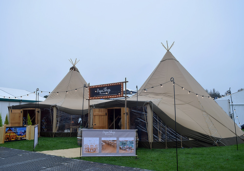 Papakata tipis at Showmans Show 2017